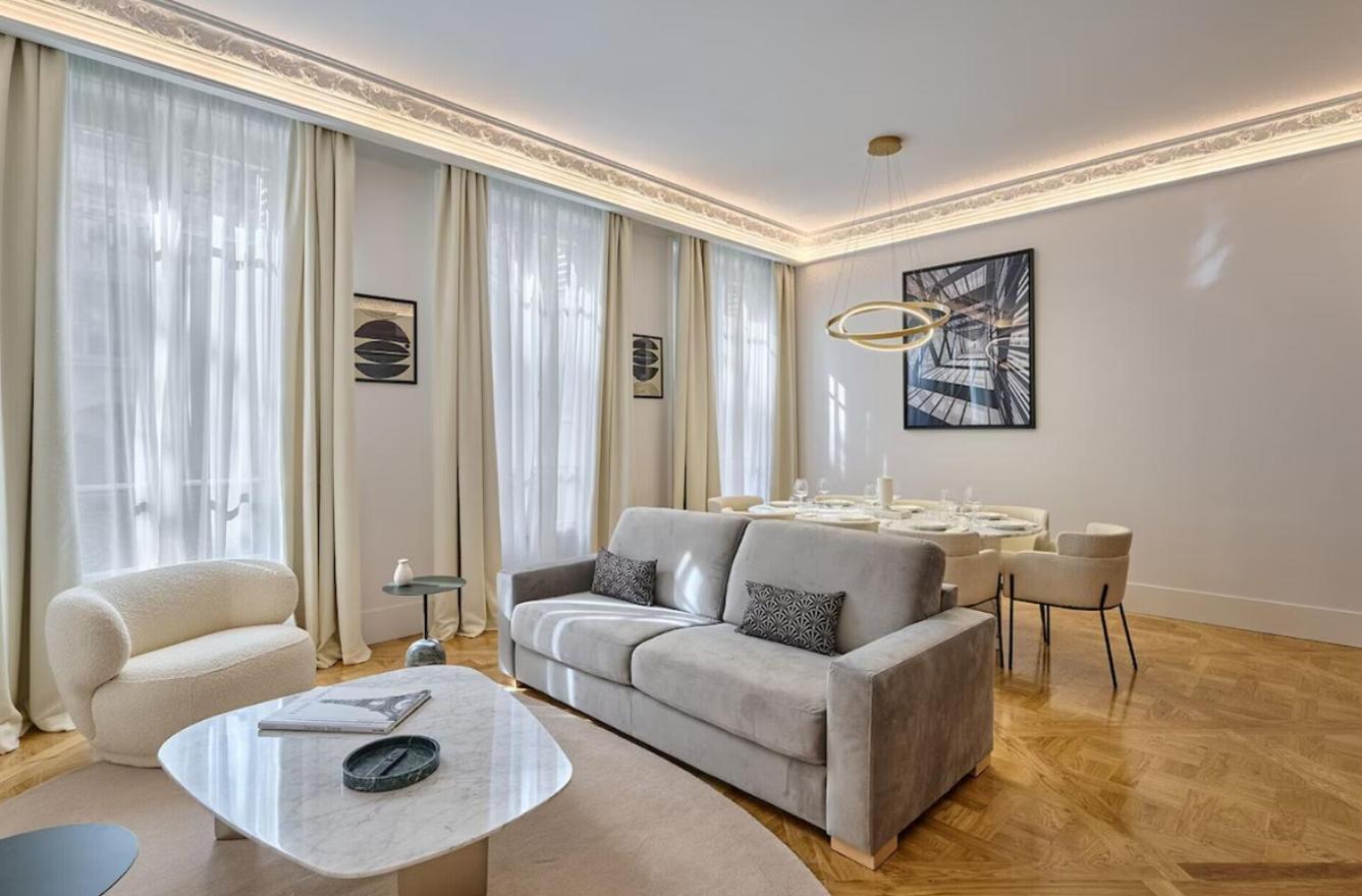 Apartment Living At It's Finest On Clarence