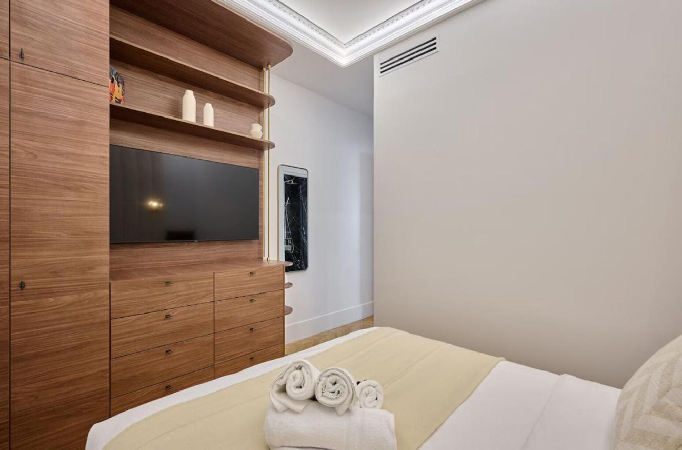 Living At It's Finest On Clarence Sydney